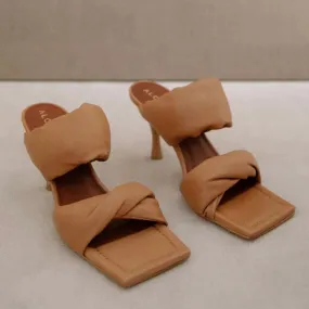 Alohas Twist Strap Camel Sandale