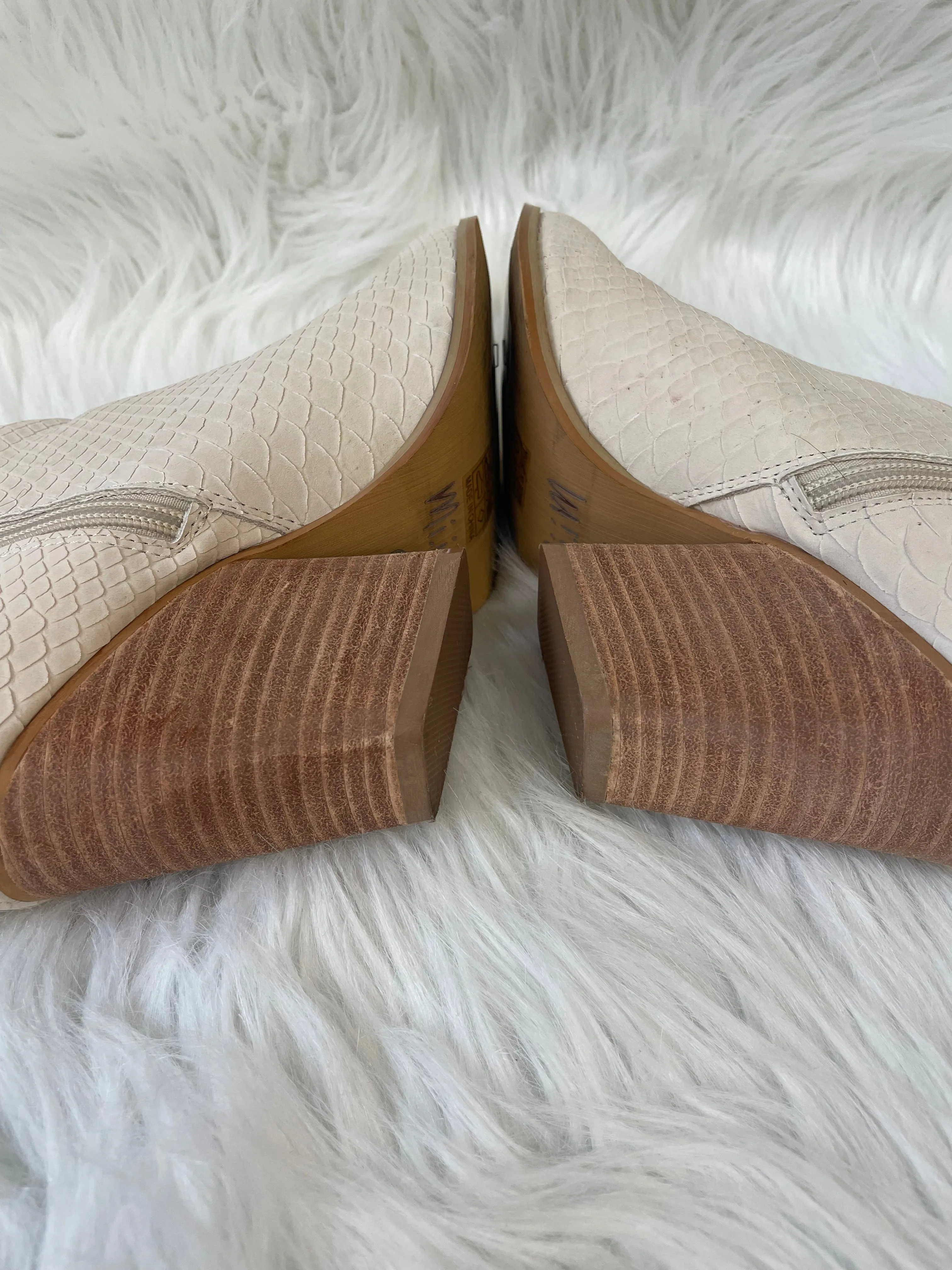 Boots Ankle Heels By Clothes Mentor  Size: 6.5