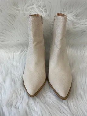 Boots Ankle Heels By Clothes Mentor  Size: 6.5