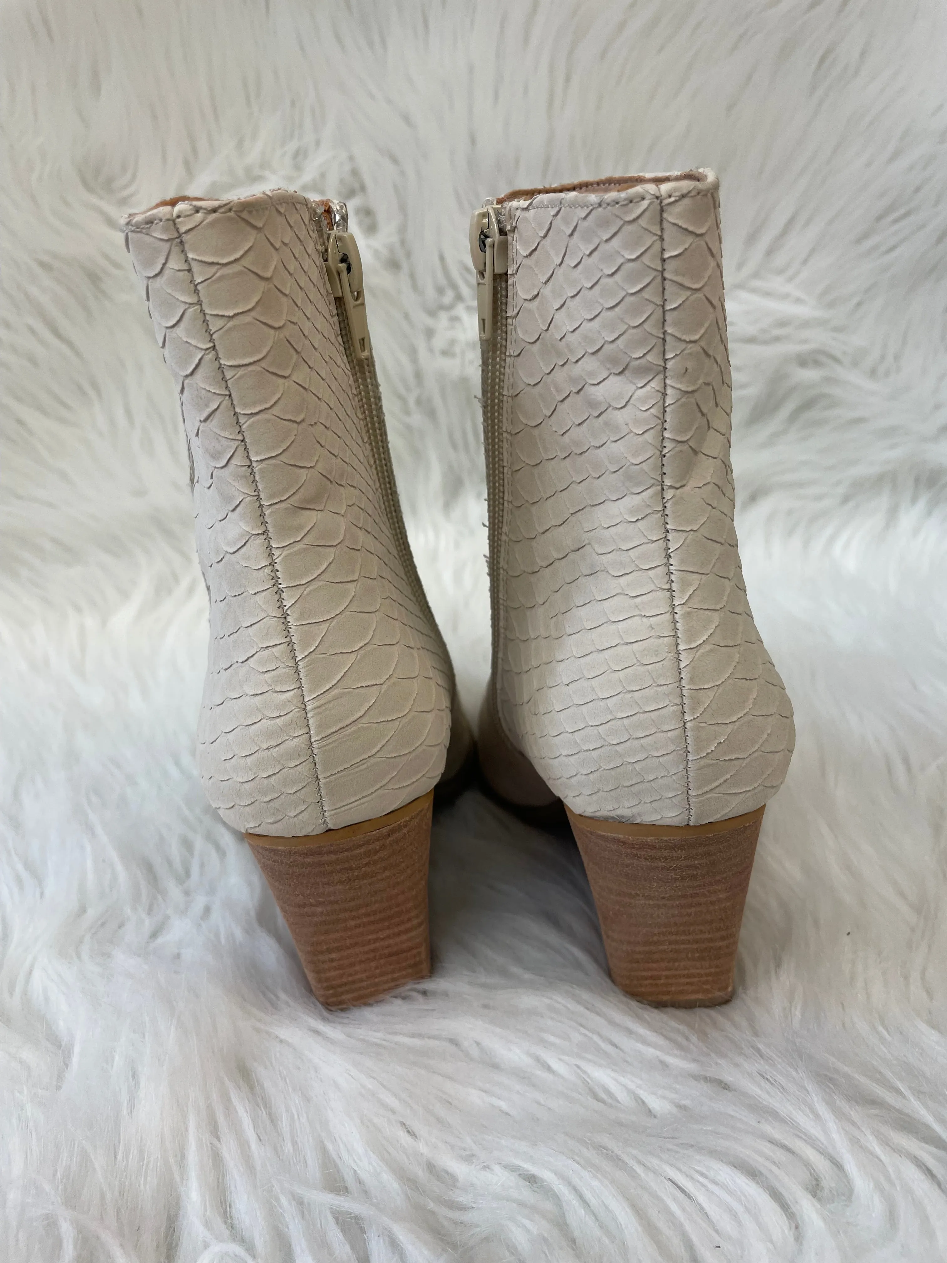Boots Ankle Heels By Clothes Mentor  Size: 6.5