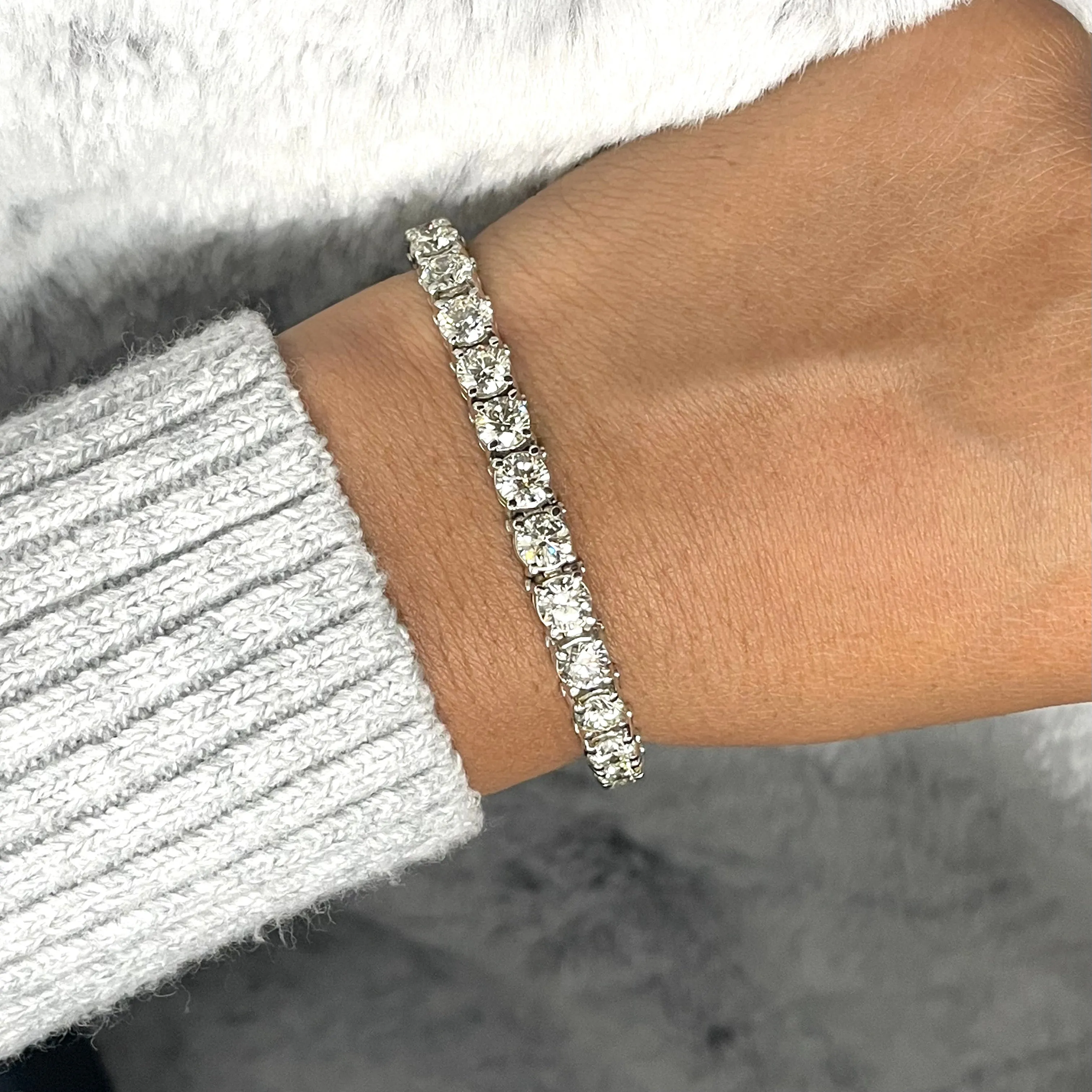 Diamond Tennis Bracelet (15.70 ct Diamonds) in White Gold
