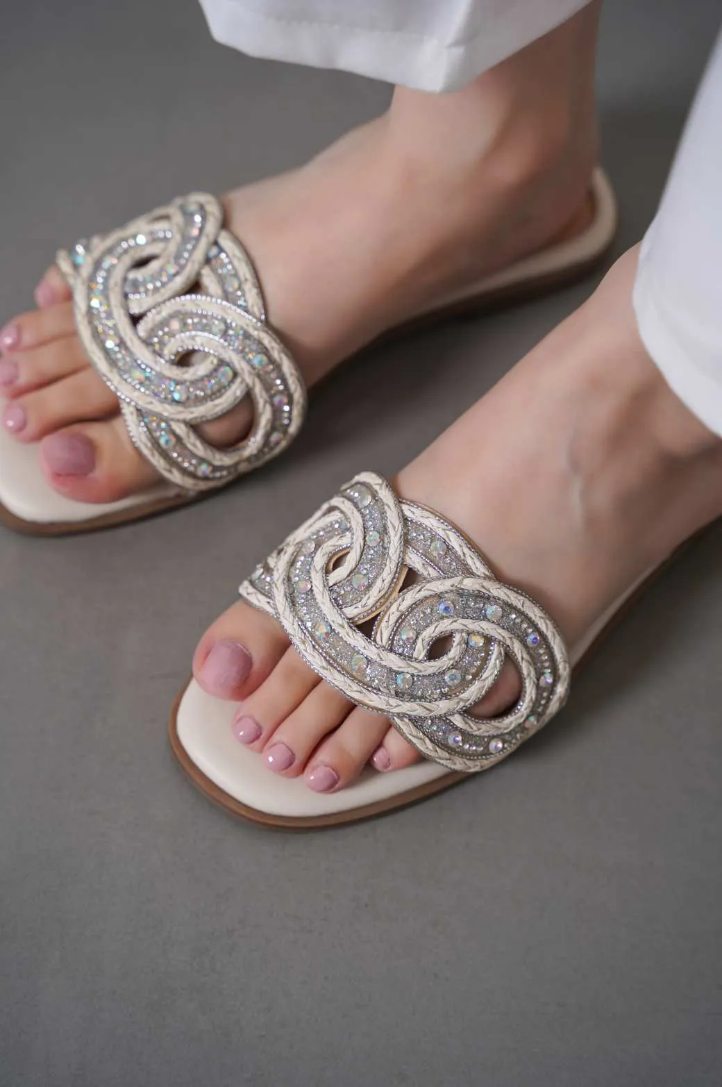 ELSIE STUDDED SLIDES